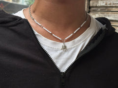 Spider pearl neckly