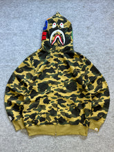 Bape hoodie(M/L/XL)