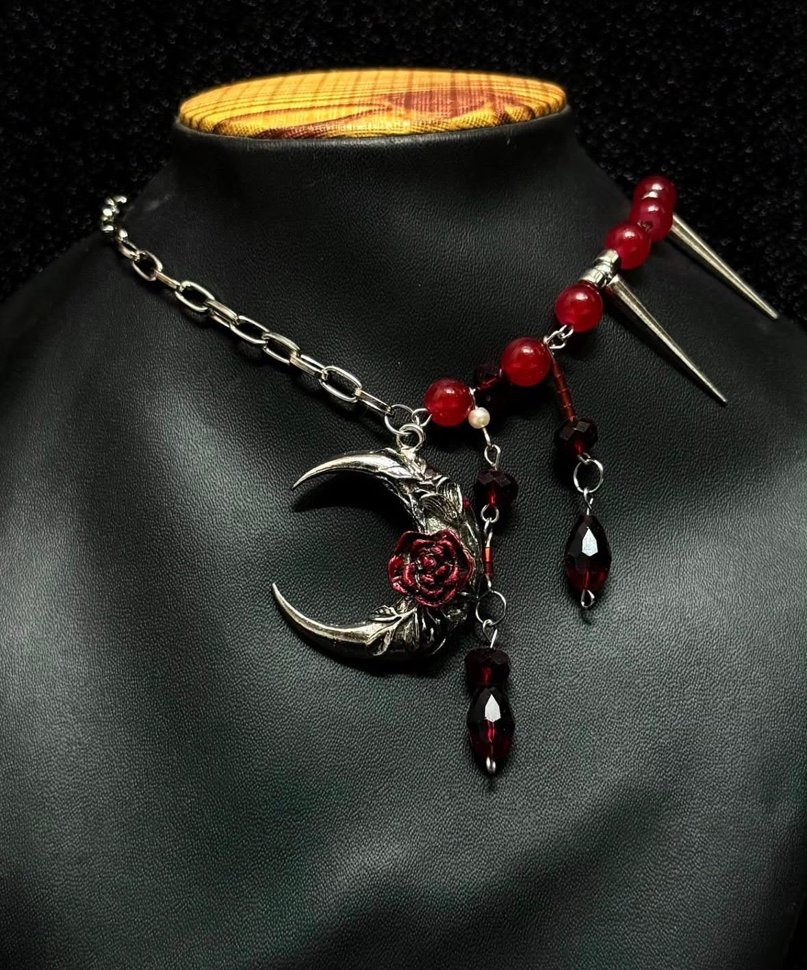 Blood drip design necklace (exclusive)