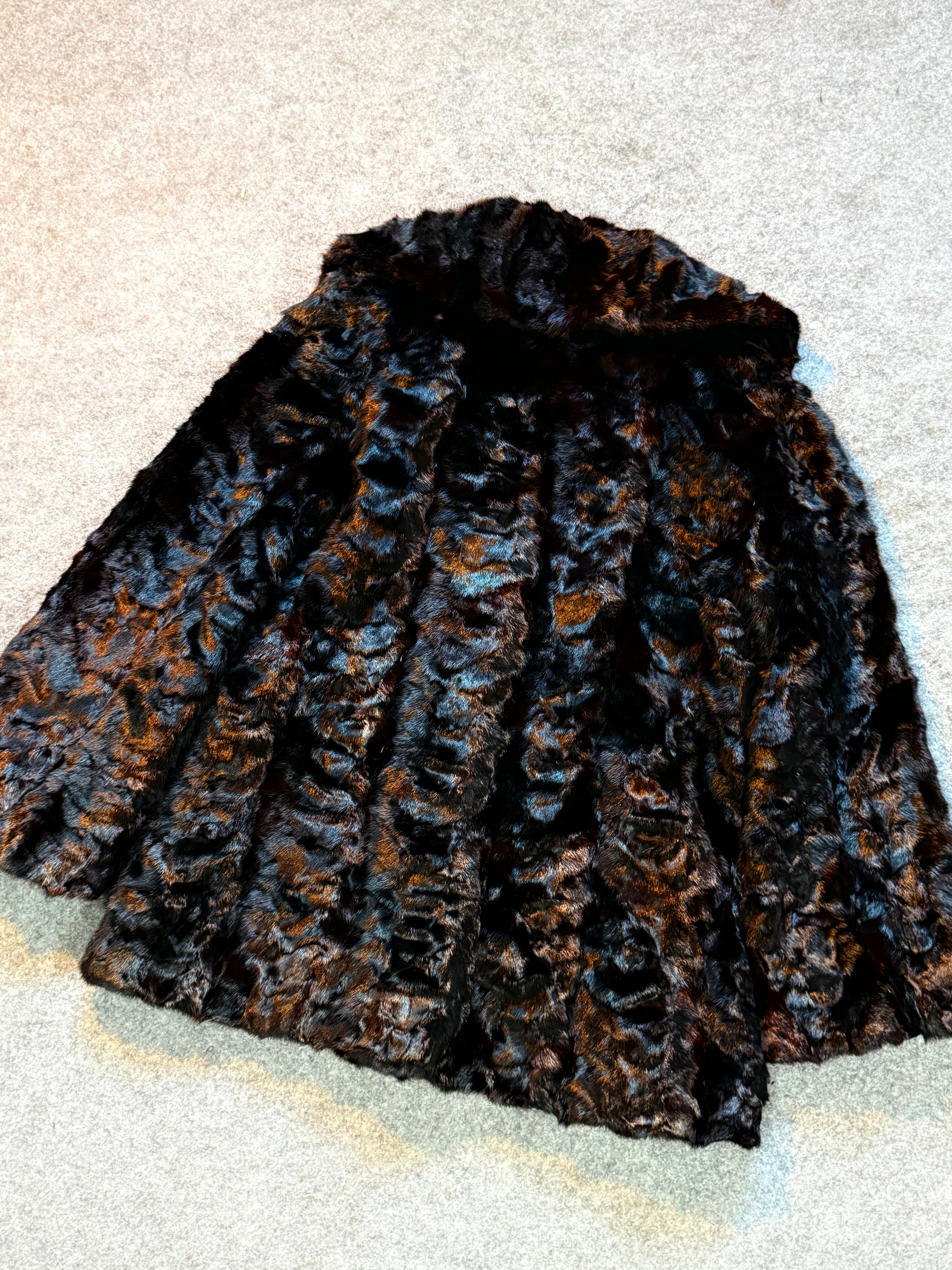 Fur coat(S/M/L)