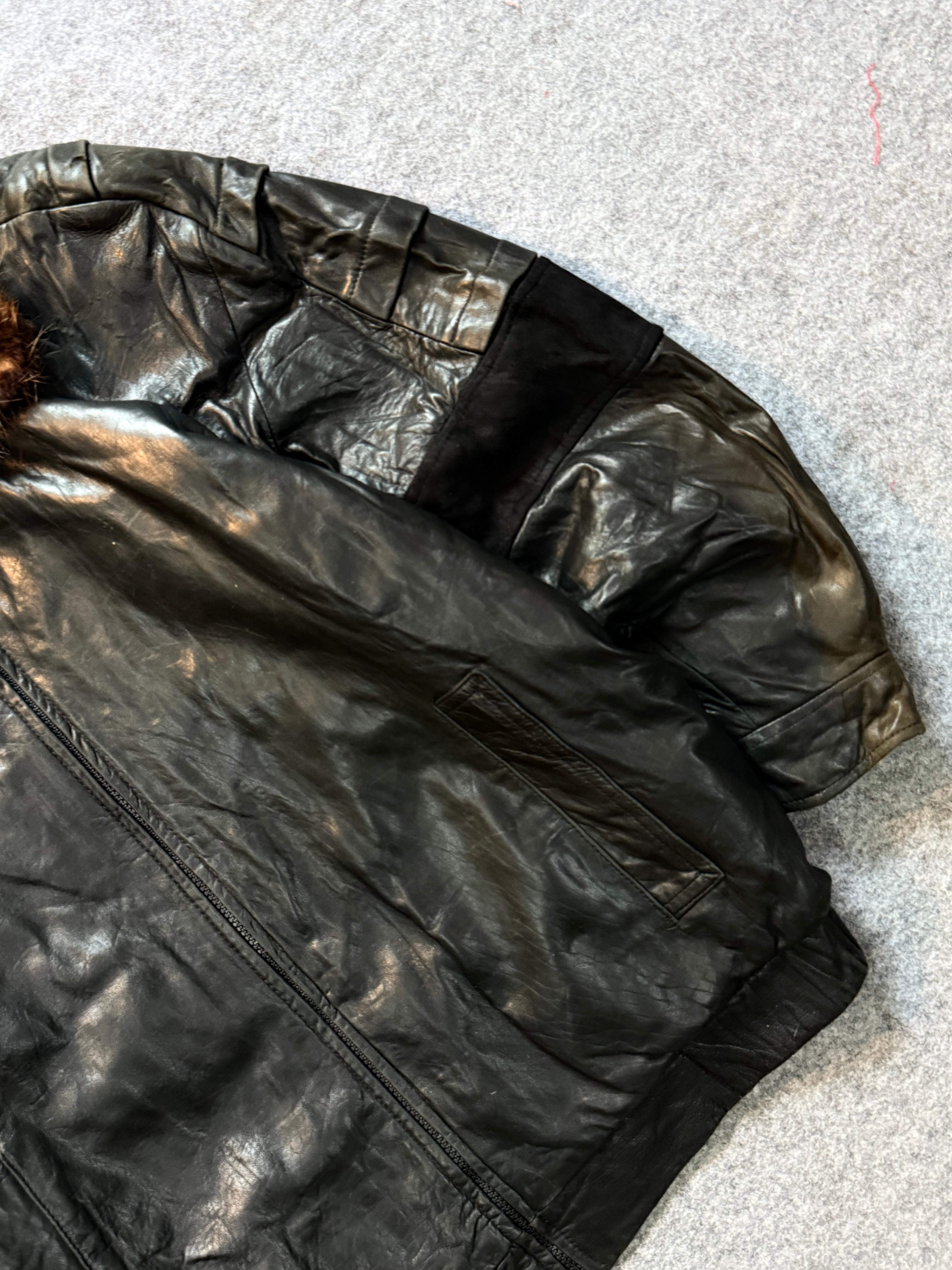 Bomber leather jacket(L/XL)