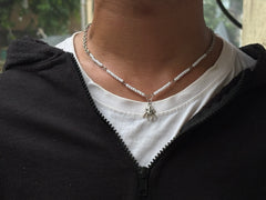 Spider pearl neckly