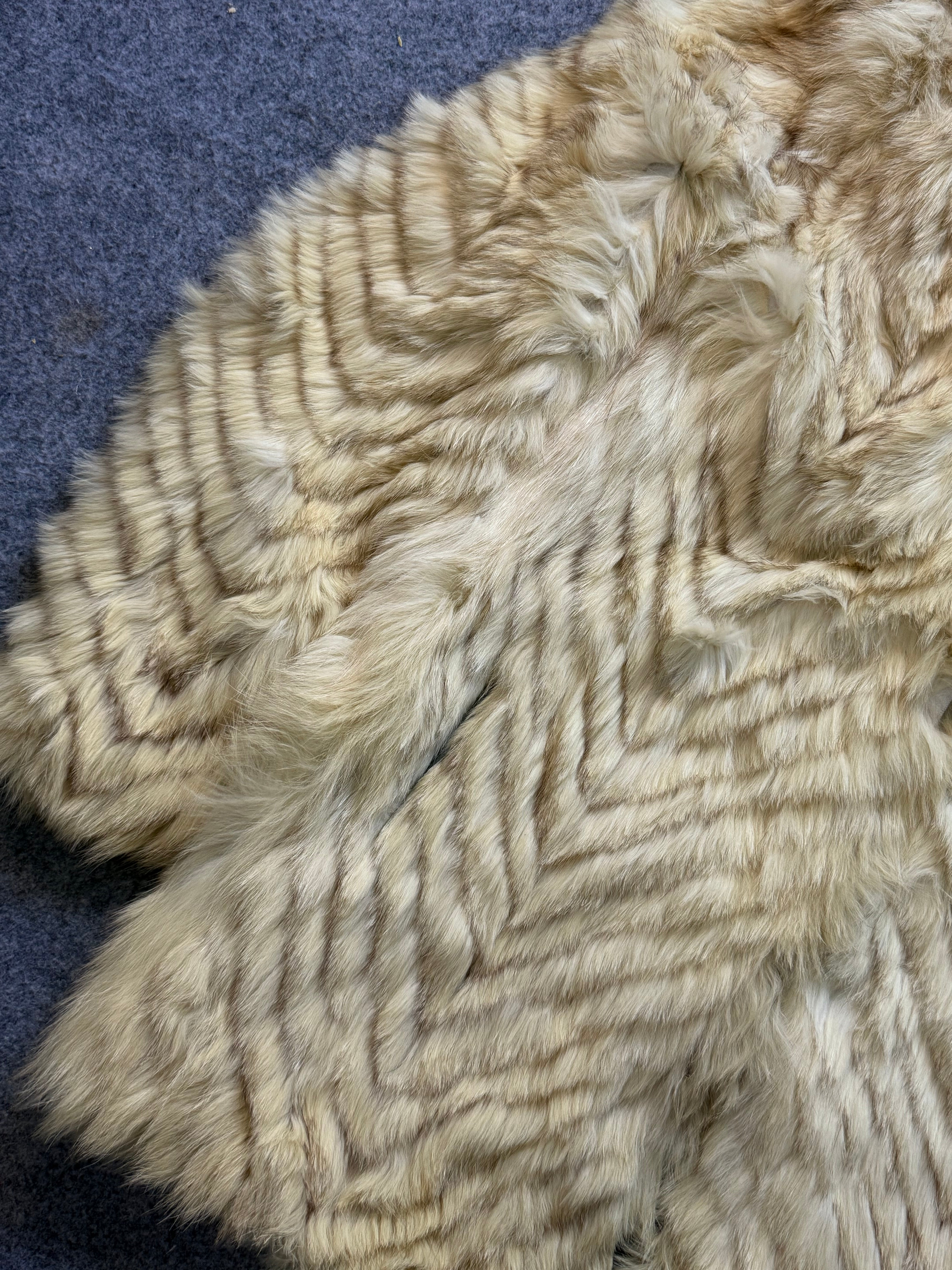 FUR COAT(S/M)
