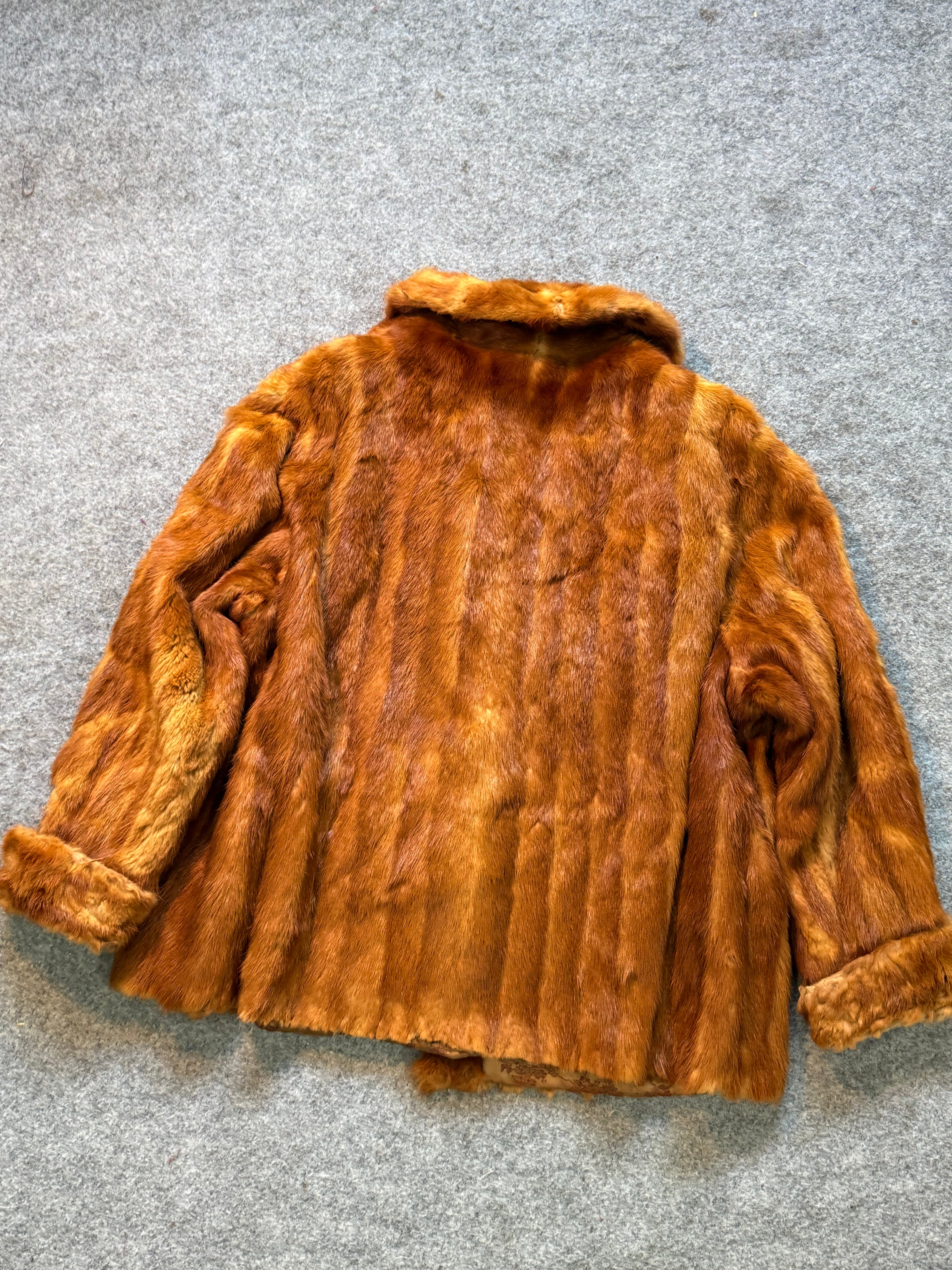 Fur coat(S/M/L)
