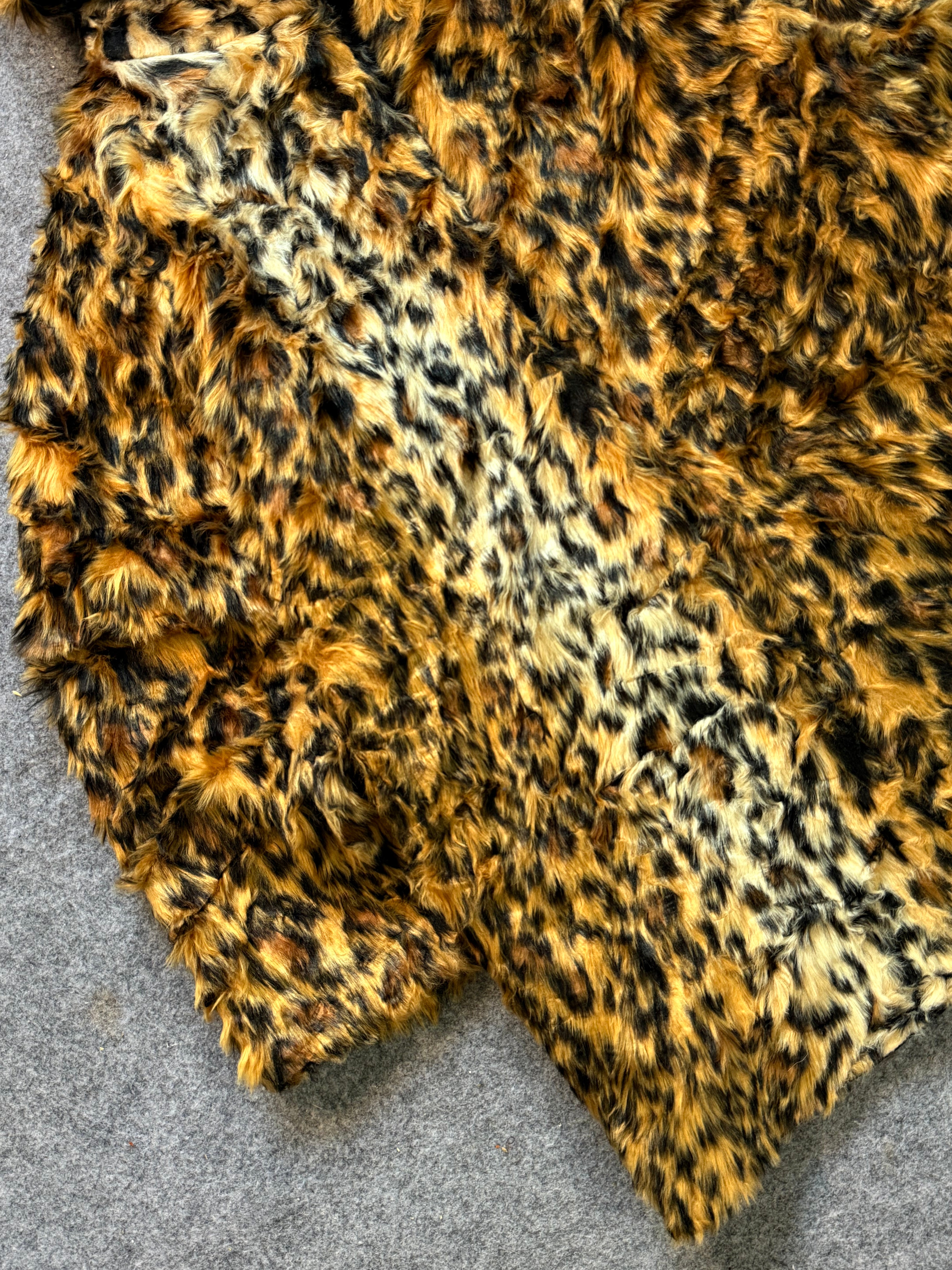 ANIMAL PRINT FUR COAT(M/L)