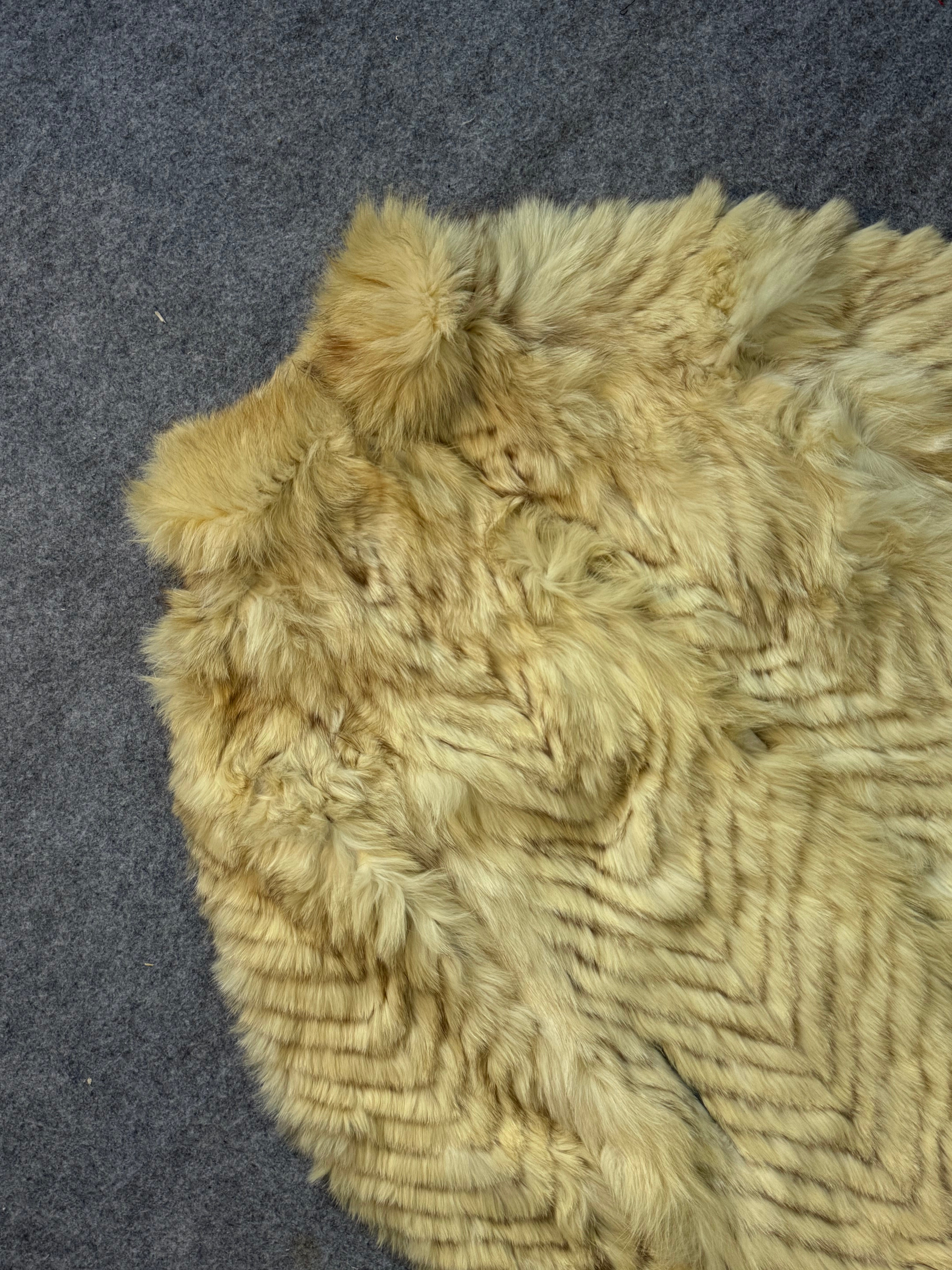 FUR COAT(S/M)