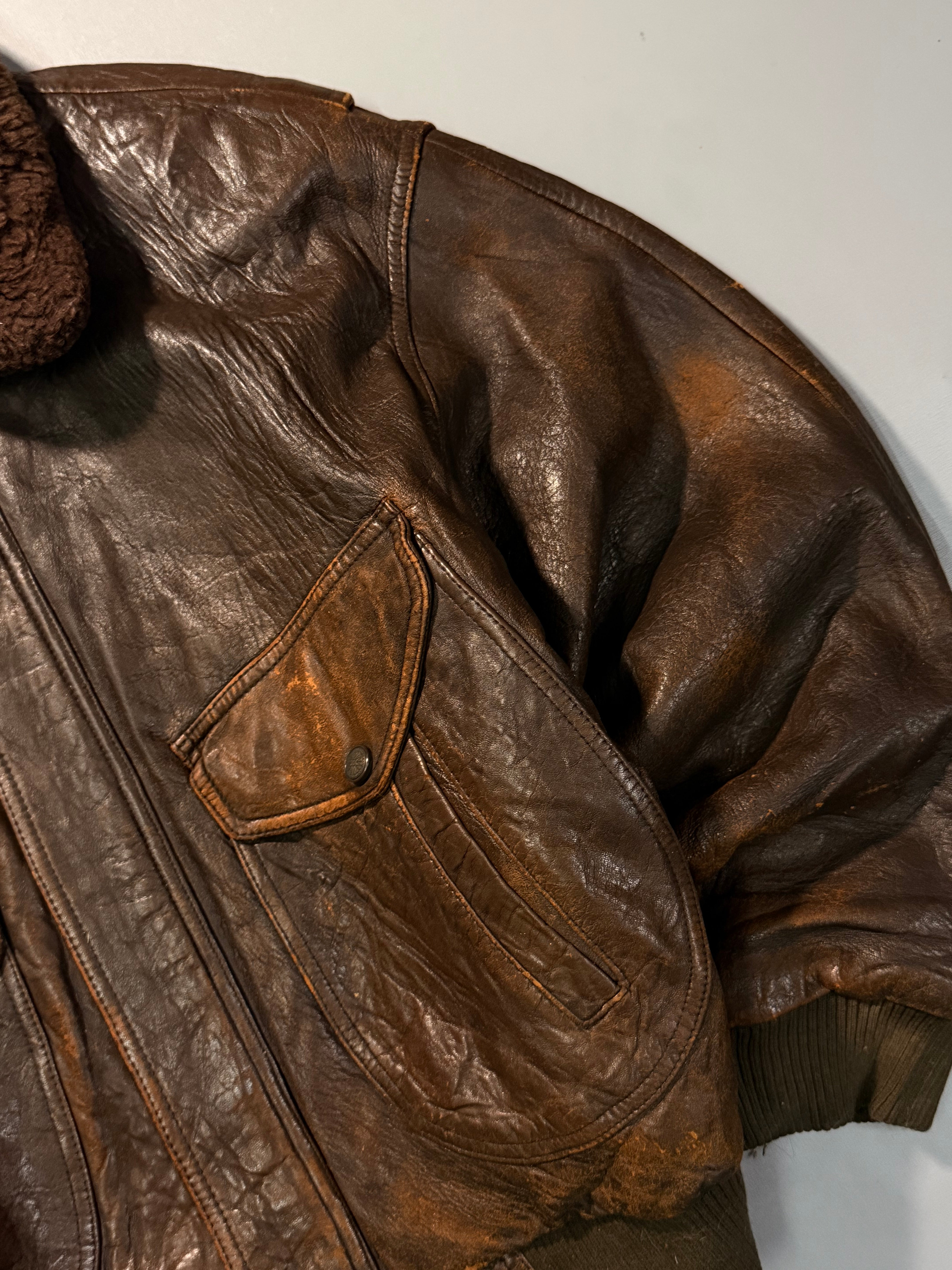 Bomber leather jacket(L/XL)
