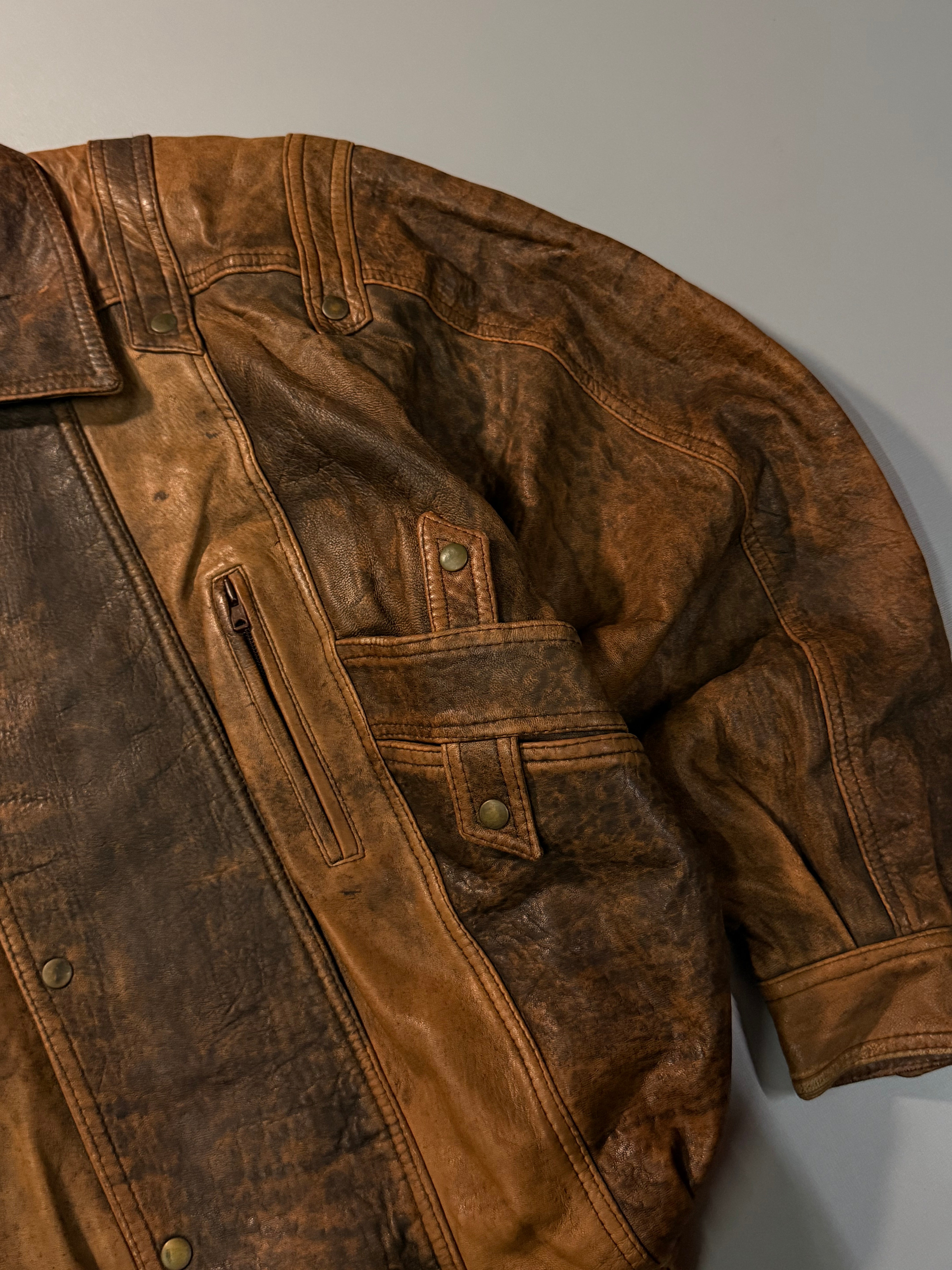Bomber leather jacket(L/XL)