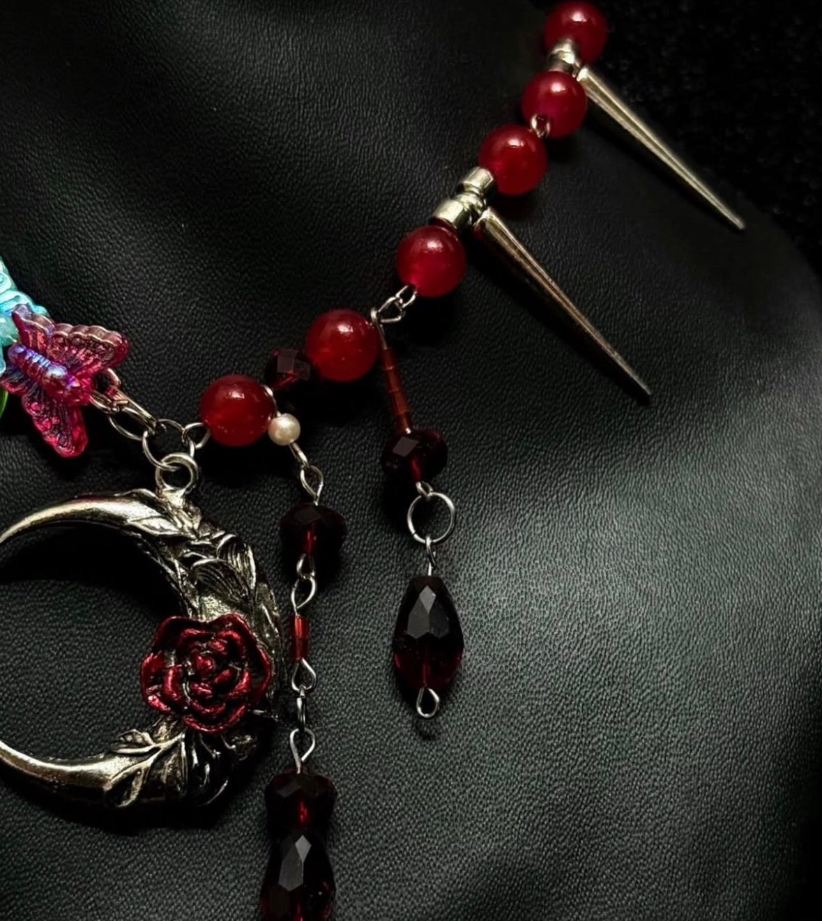 Moons and roses necklace (exclusive)
