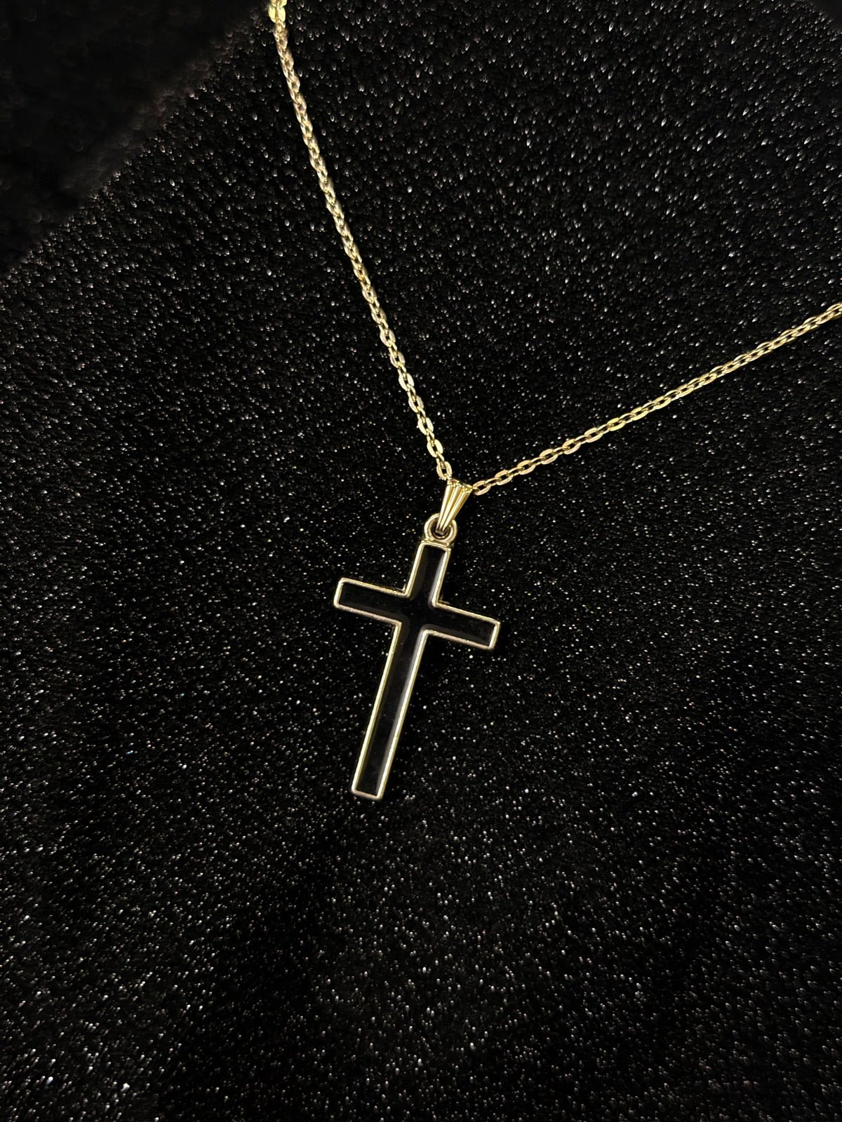 Cross necklace (black)