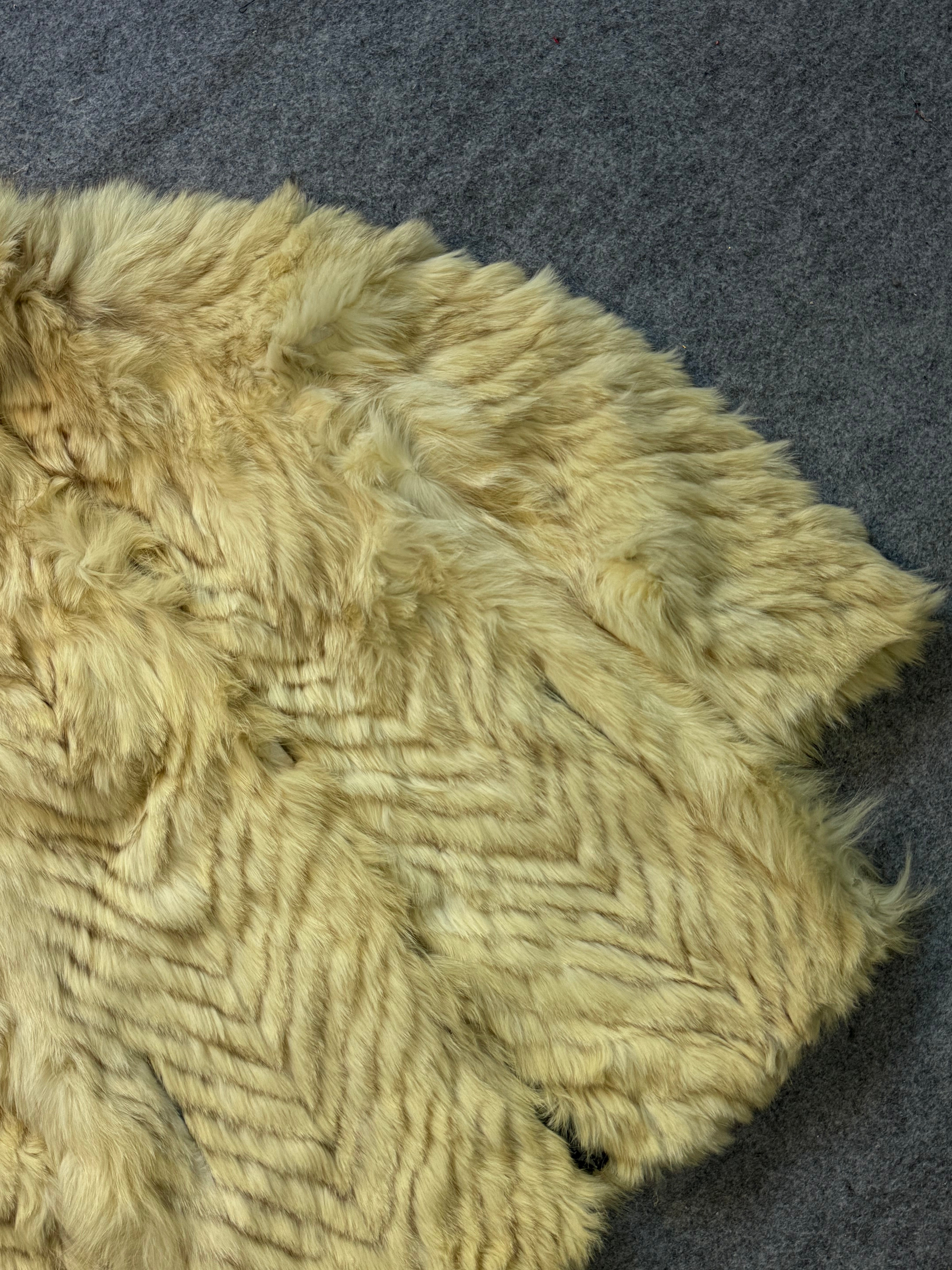 FUR COAT(S/M)