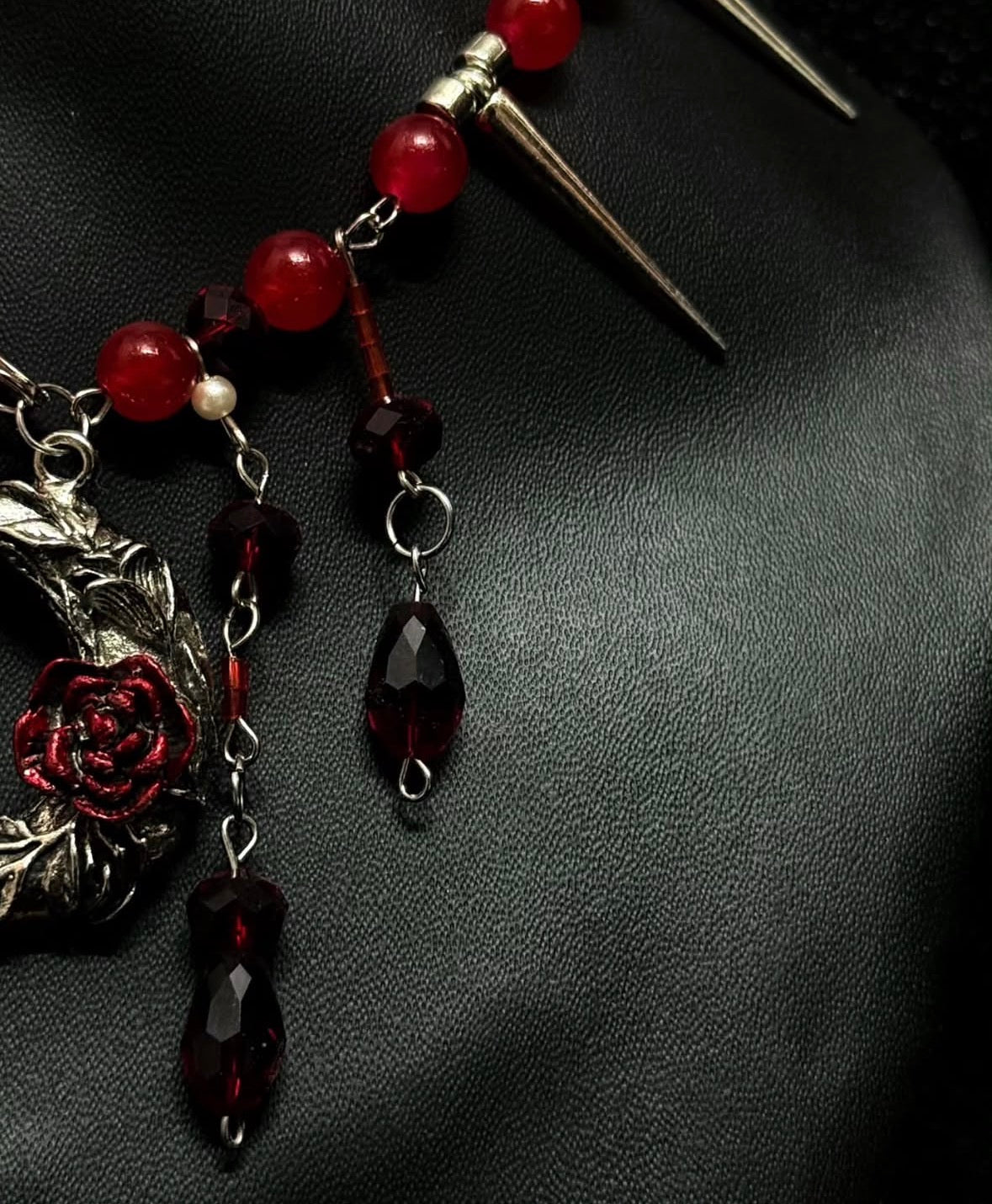 Blood drip design necklace (exclusive)