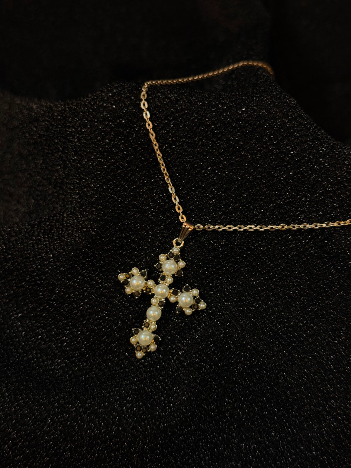 Cross (pearl)