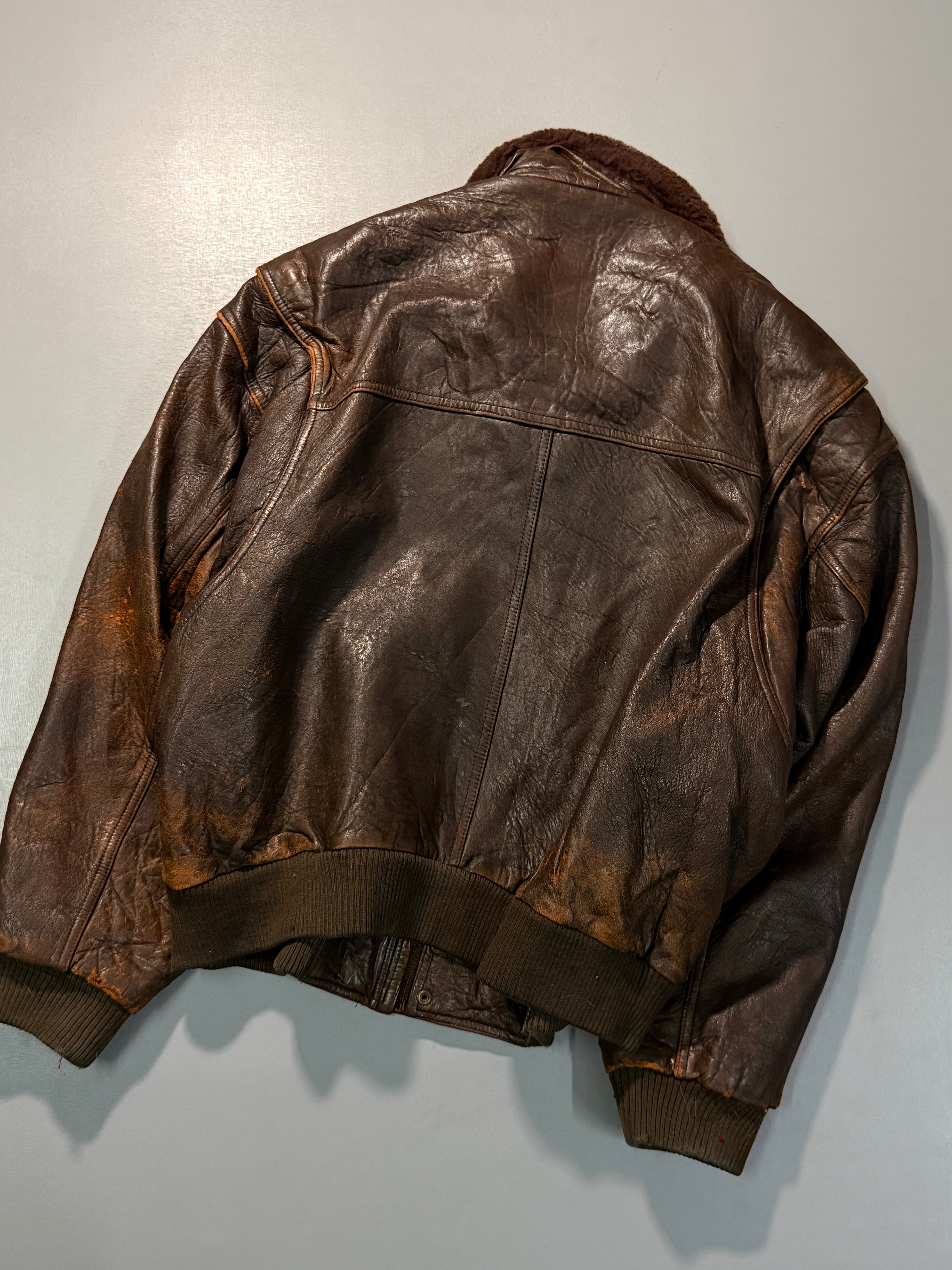 Bomber leather jacket(L/XL)