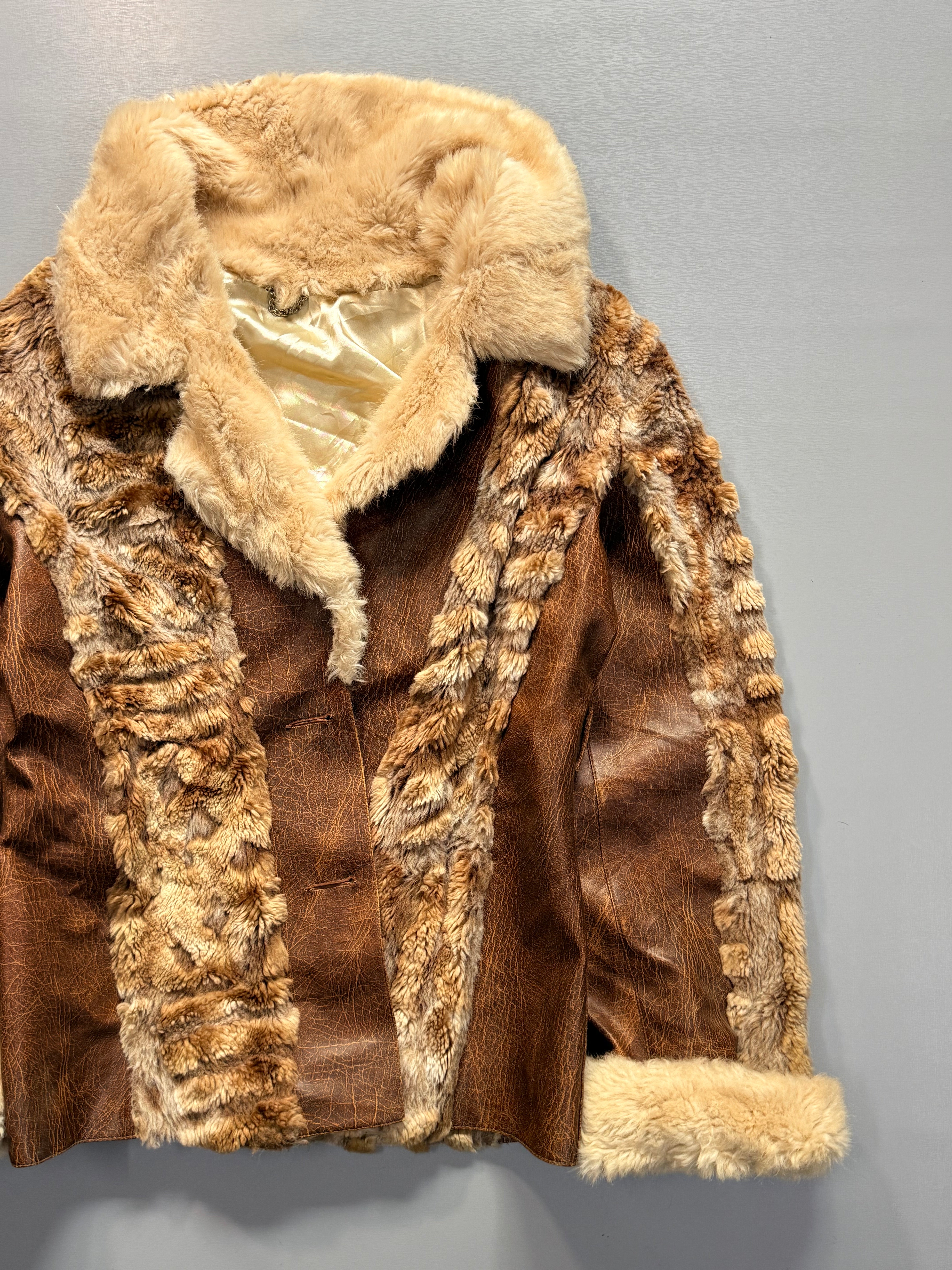 Fur-Leather coat (S/M/L)