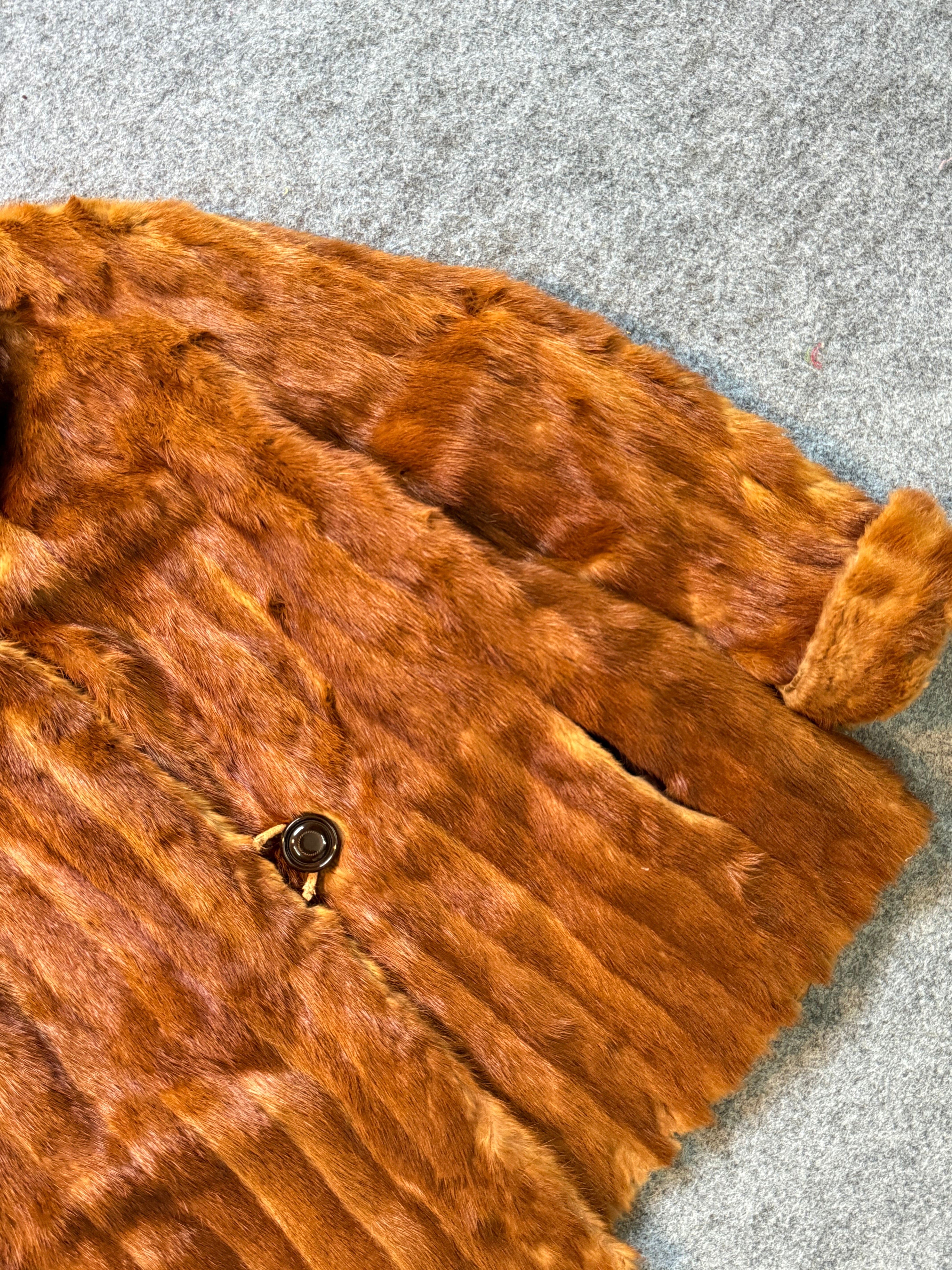 Fur coat(S/M/L)