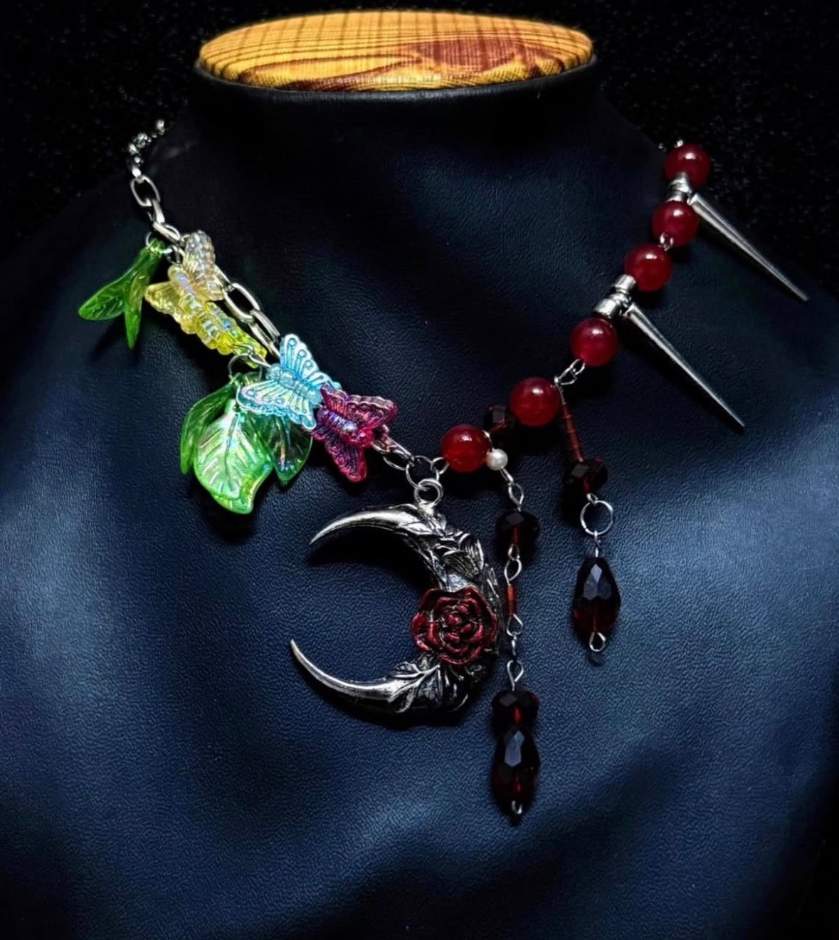 Moons and roses necklace (exclusive)