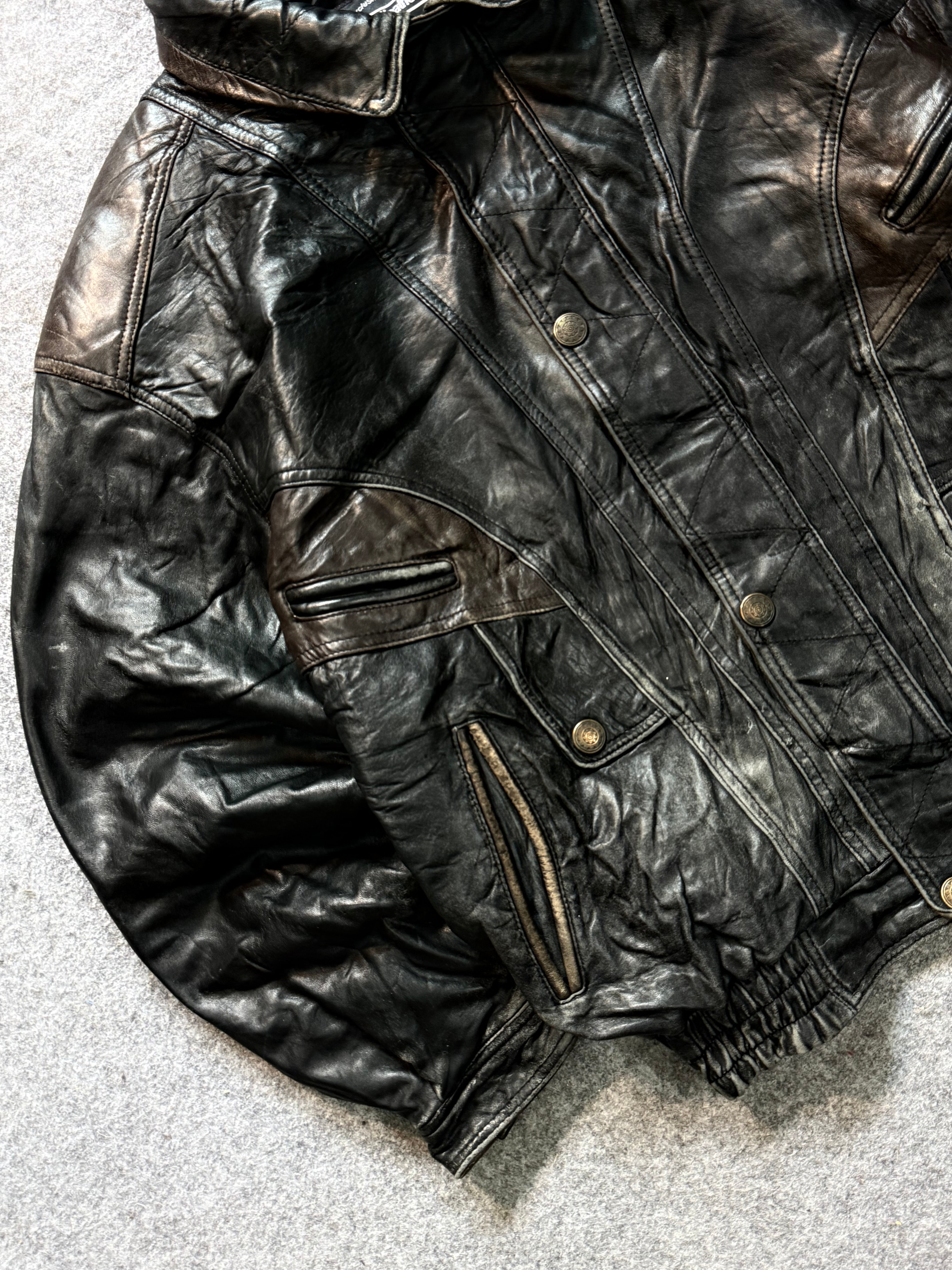 Bomber leather jacket(L/XL+)