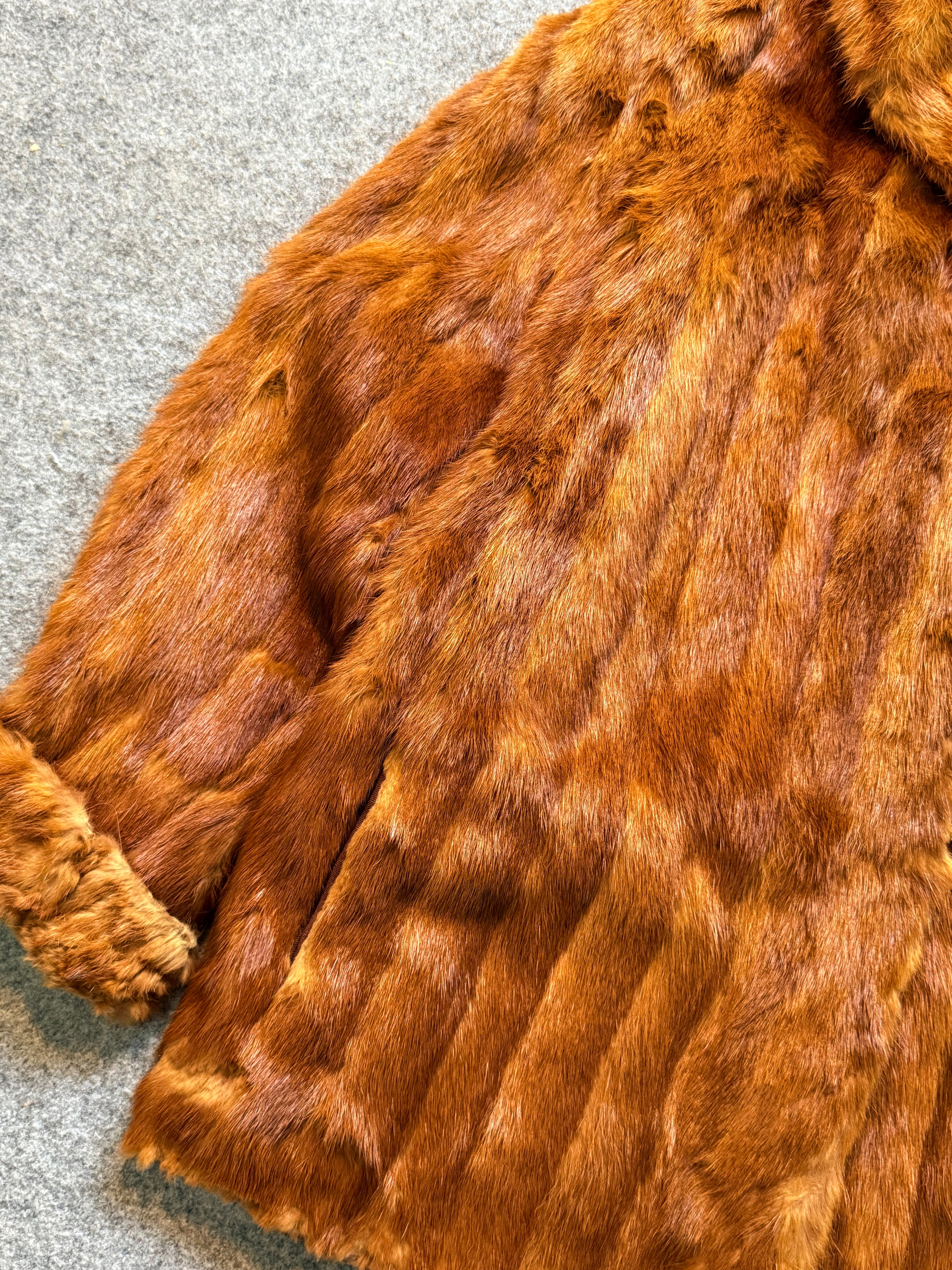 Fur coat(S/M/L)