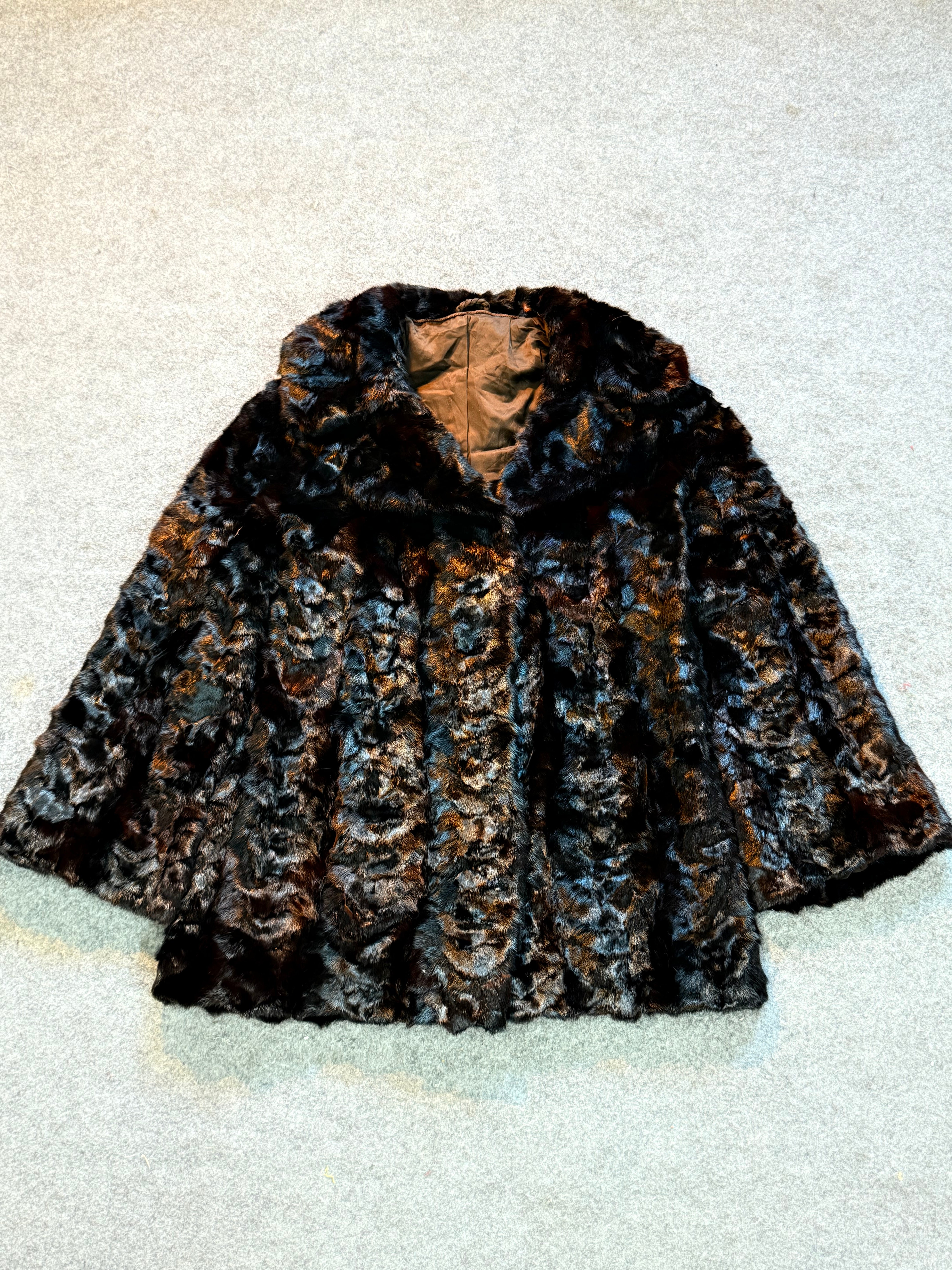 Fur coat(S/M/L)