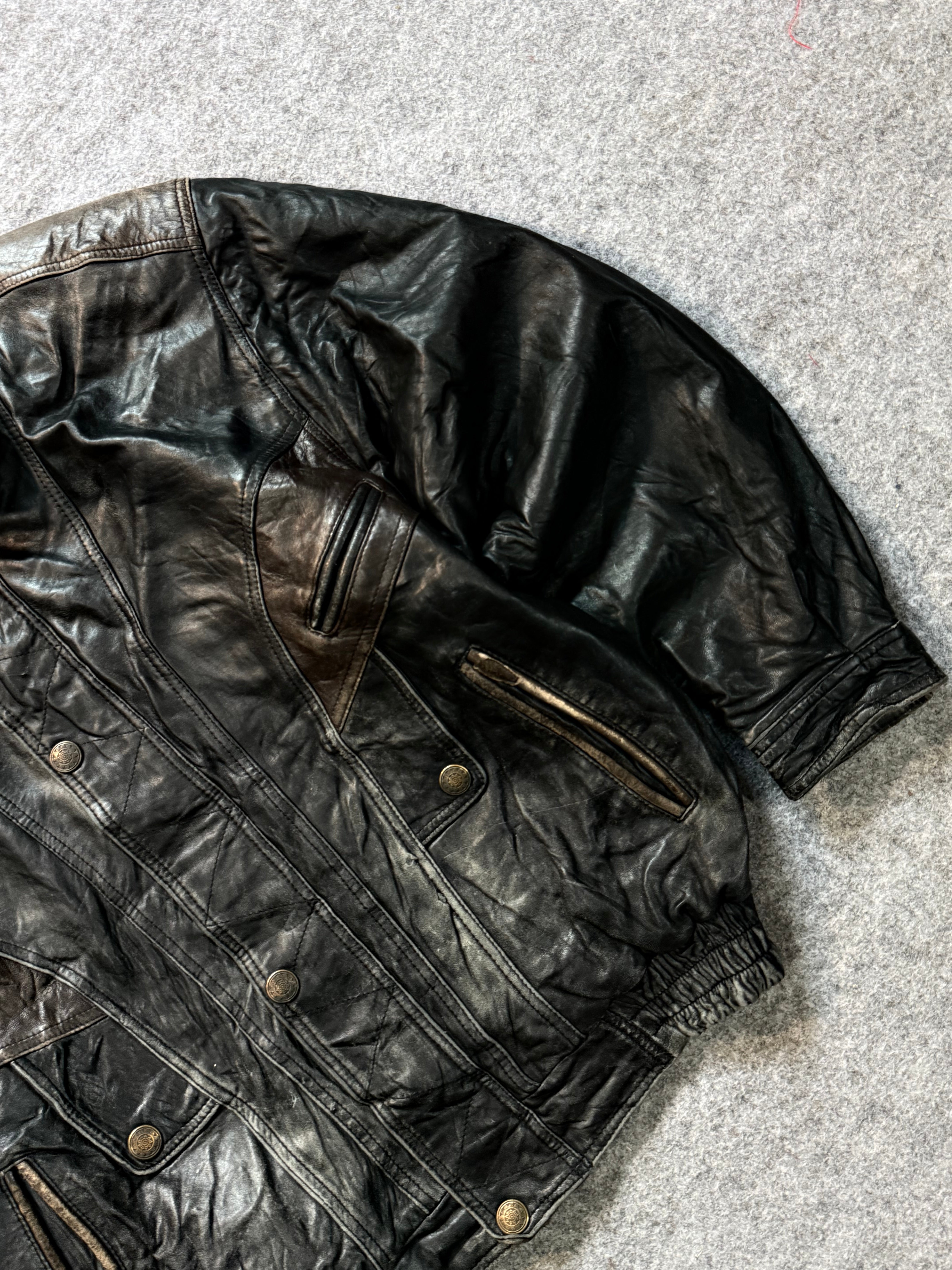Bomber leather jacket(L/XL+)
