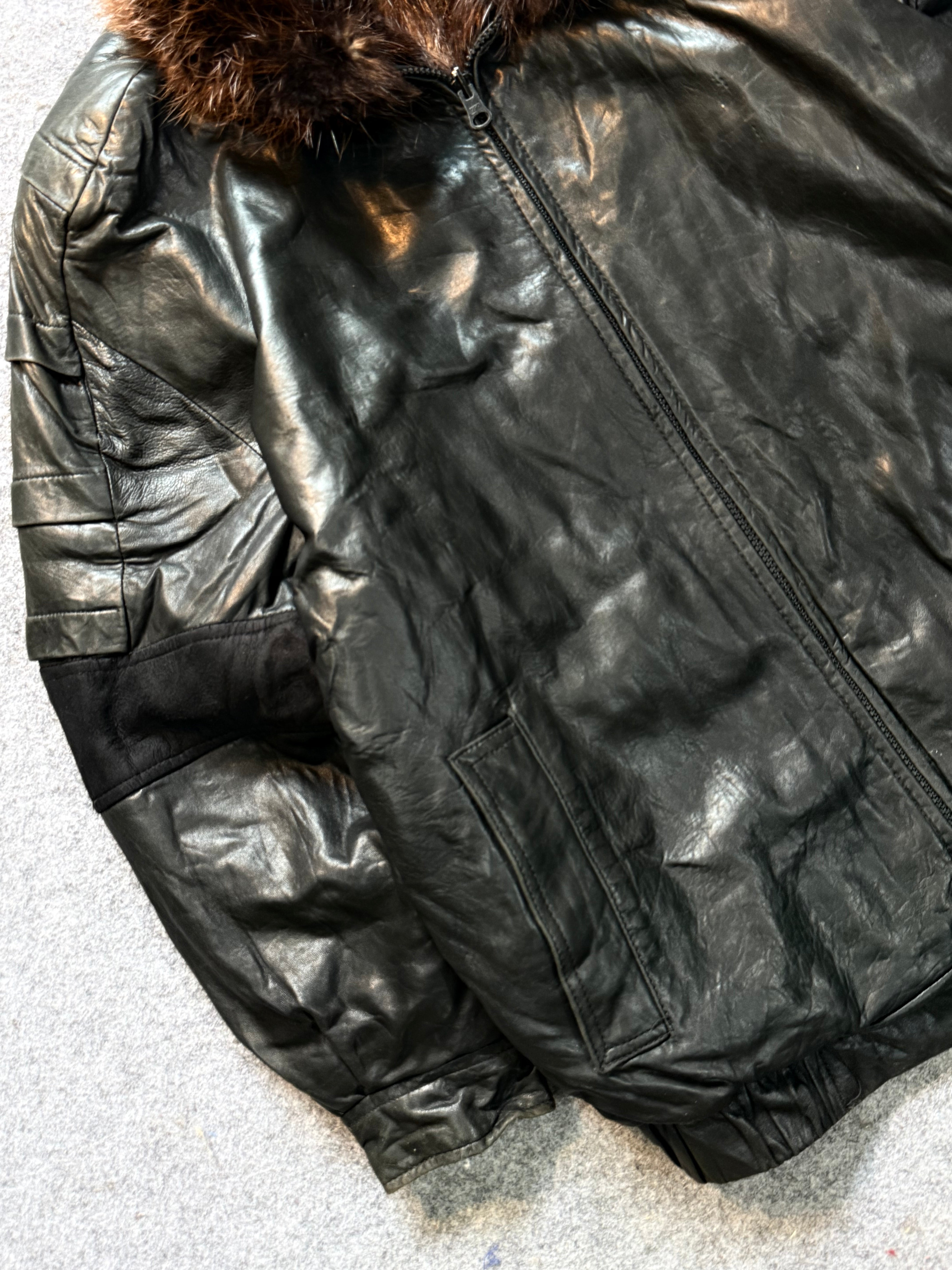 Bomber leather jacket(L/XL)
