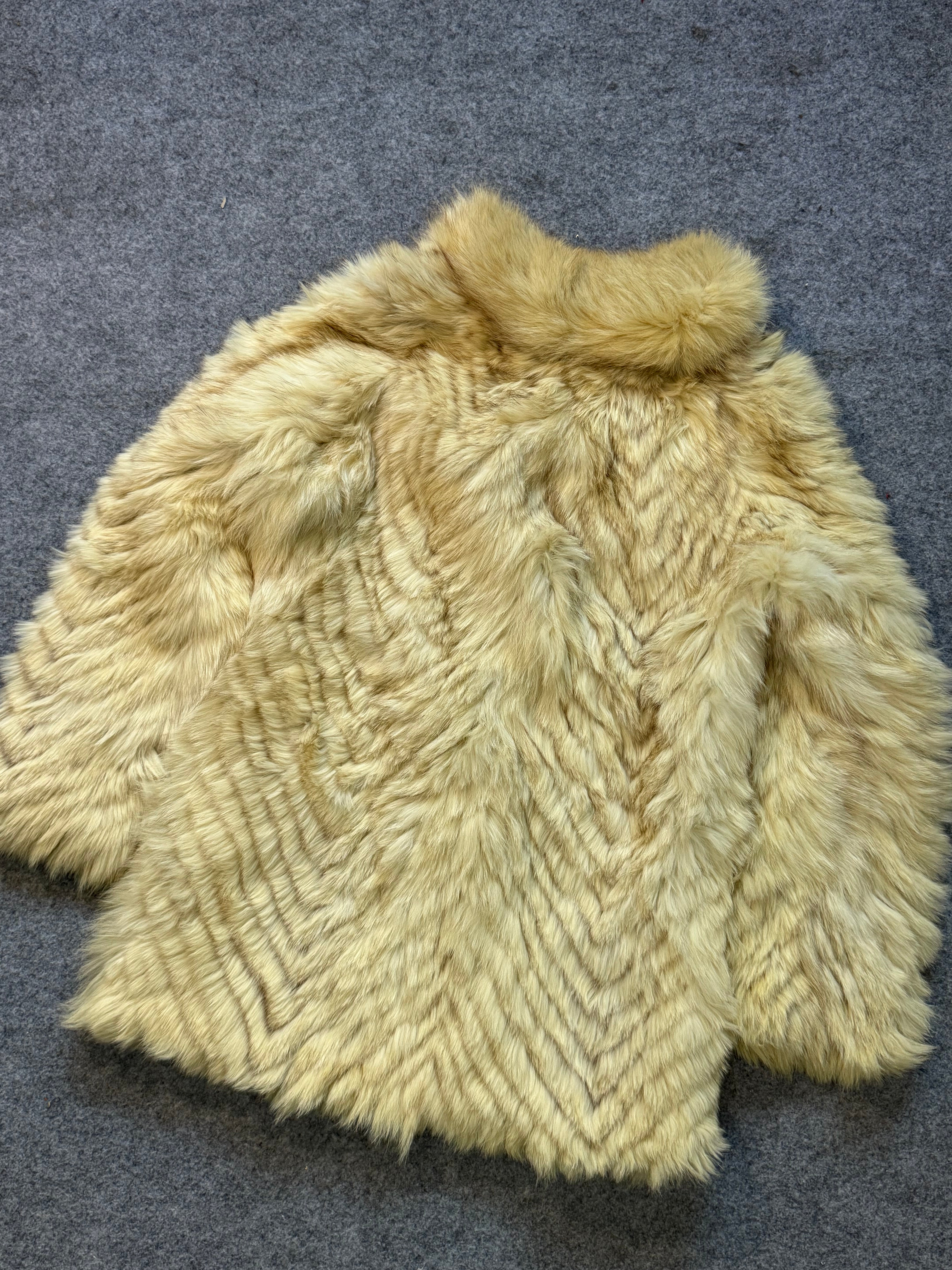 FUR COAT(S/M)